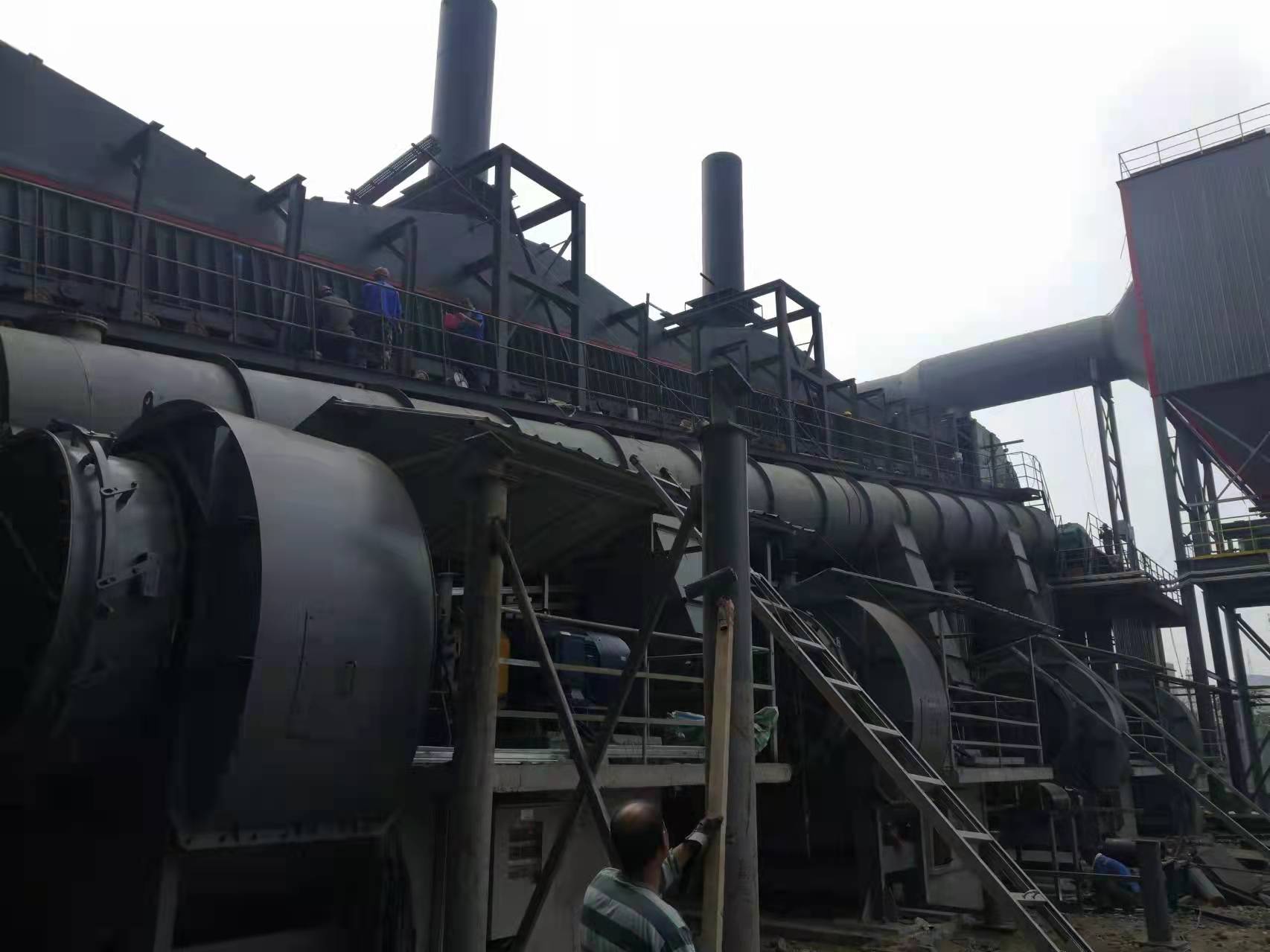 安裝中的帶冷機2.jpg